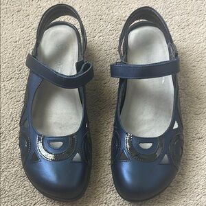 Naot Rongo Size 42 Polar Sea Navy